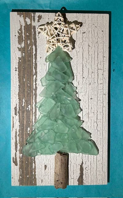 Shabby Plank Seaglass Tree Wicker Star - 12 in
