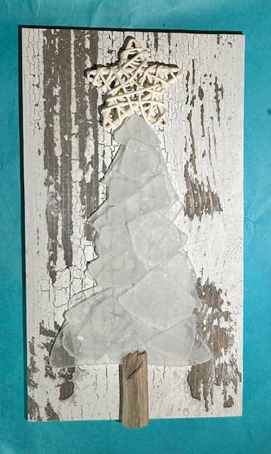 Shabby Plank Seaglass Tree Wicker Star - 12 in