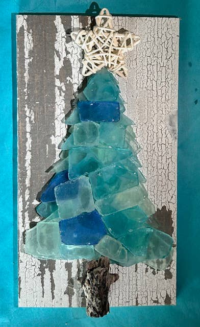 Shabby Plank Seaglass Tree Wicker Star - 12 in